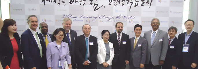 Speakers and hosts at 2013 Lifelong Learning Planet Forum on 3 June in Korea